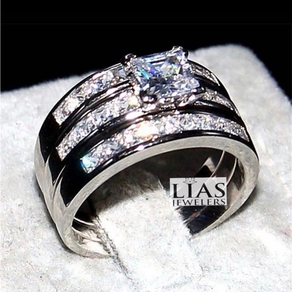 New 18k white gold wedding ring set